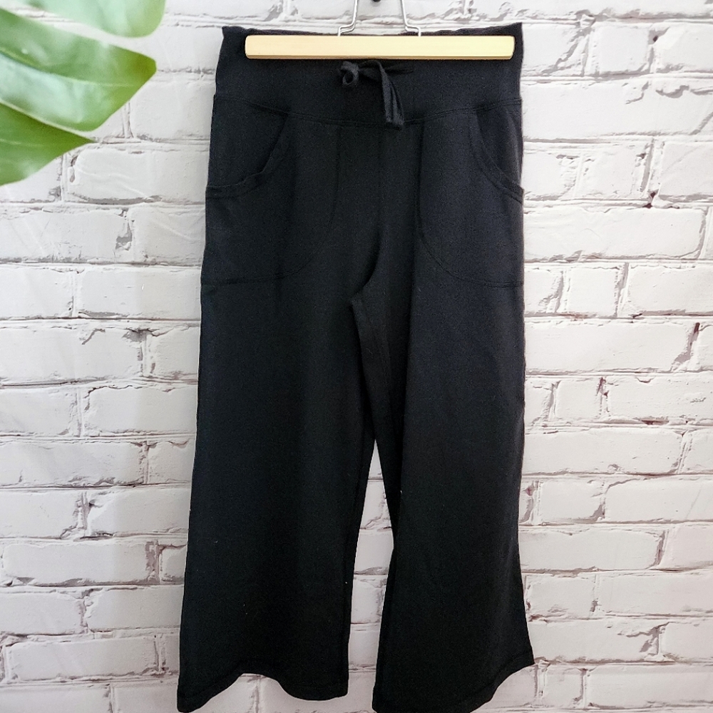Lululemon Wide Leg Crops Vintage Black Pockets Drawstring Waist